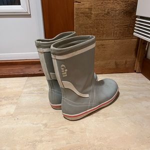 Rainboots for men, 9 US